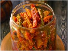 Pickle for Immunity: अभी बना लें गाजर, मूली, मिर्च और अदरक लहसुन का मिक्स अचार, खाने से बढ़ेगी इम्यूनिटी