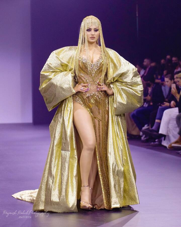 ఊర్వశి రౌతెలా హాట్ ఫోటోస్ -Image Credit: UrvashiRautela/Instagram