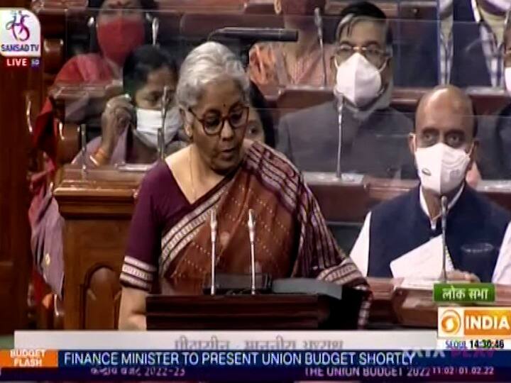 Budget 2022 Highlights Nirmala Sitharaman on Income tax Return ITR  Income Tax: आयकर रिटर्न भरणाऱ्यांसाठी महत्त्वाची बातमी! दोन वर्षांपूर्वीच्या चुका सुधारण्याची संधी