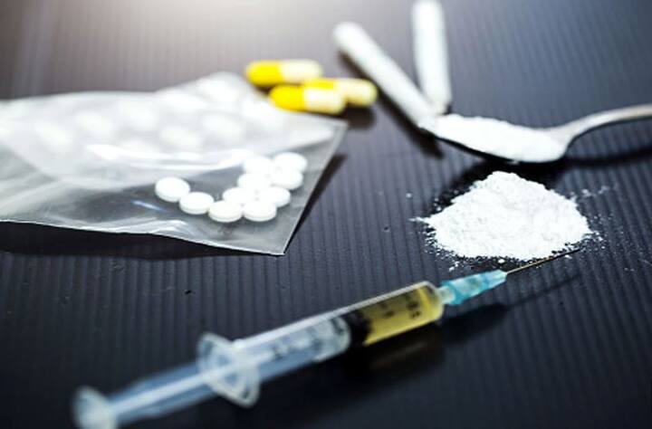 ਇੱਕ 35 ਸਾਲਾ ਵਿਅਕਤੀ ਤਿੰਨ ਦਿਨਾਂ ਤੋਂ ਆਪਣੇ ਲਿੰਗ ਅਤੇ ਇਸ ਦੇ ਆਸ-ਪਾਸ ਦੇ ਅੰਗਾਂ ਵਿੱਚ ਅਸਹਿ ਦਰਦ ਤੋਂ ਪੀੜਤ ਸੀ। ਇਹ ਦਰਦ ਇੰਨਾ ਜ਼ਿਆਦਾ ਸੀ ਕਿ ਉਸ ਦੀ ਸੱਜੀ ਅੰਡਕੋਸ਼ ਅਤੇ ਸੱਜੀ ਲੱਤ ਵੀ ਸੁੱਜ ਗਈ ਸੀ। ਜਦੋਂ ਡਾਕਟਰਾਂ ਨੇ ਇਸ ਮਰੀਜ਼ ਦੀ ਜਾਂਚ ਕੀਤੀ ਤਾਂ ਉਹ ਹੈਰਾਨ ਰਹਿ ਗਏ। ਮਰੀਜ਼ ਦੇ ਲਿੰਗ ਵਿੱਚ ਸੋਜ ਸੀ। ਉਸਦੇ ਲਿੰਗ ਦੇ ਟਿਸ਼ੂ ਸੜ ਰਹੇ ਸਨ। ਯਾਨੀ ਮਾਸਪੇਸ਼ੀਆਂ ਥੱਕ ਗਈਆਂ ਸਨ। ਪਿਸ਼ਾਬ ਅਤੇ ਵੀਰਜ ਦੀ ਨਲੀ ਦੇ ਦੁਆਲੇ ਛਾਲੇ ਸਨ। ਇਸ ਵਿੱਚੋਂ ਬਦਬੂ ਵੀ ਆ ਰਹੀ ਸੀ।