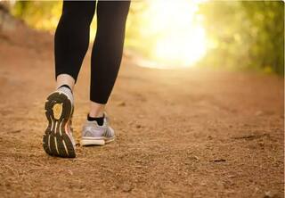 Health Tips : हिवाळ्यात मॉर्निंग वॉक चुकतोय? 'या' उपायांचा करा अवलंब