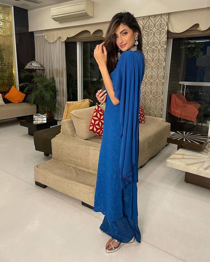 वहीं अब वो वरुण धवन संग विज्ञापन में भी नजर आने वाली हैं यानी धीरे-धीरे ही सही लेकिन पलक तिवारी सही राह पर हैं.(फोटो - सोशल मीडिया)