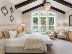 Vastu tips:બેડરૂમમાં ભૂલથી પણ ન રાખશો આ વસ્તુઓ નહિ તો થશે ધનની હાનિ