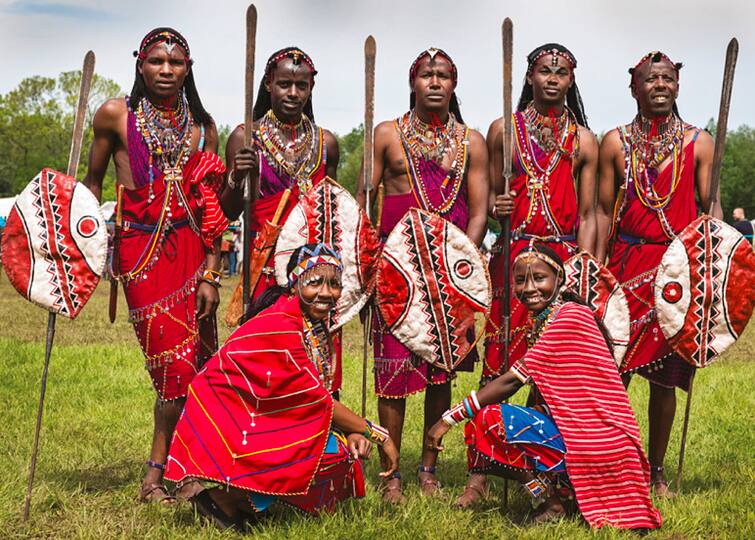 Fascinating Facts About the Maasai People nilotic ethnic people சிங்கத்தை வேட்டையாடும் சிங்கங்கள்!: ஆப்பிரிக்காவின் மசாய் பழங்குடிகள்- சுவாரசியத் தகவல்கள்!