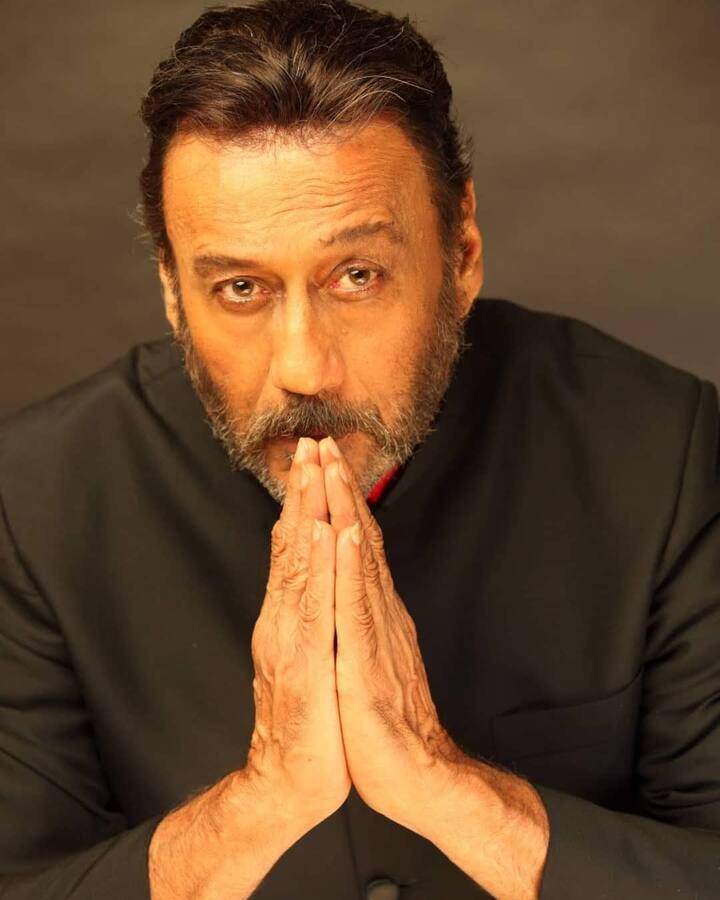 'हीरो' चित्रपटातून बॉलिवूडमध्ये पदार्पण करणाऱ्या जॅकी श्रॉफच्या आयुष्यात अनेक चढ-उतार आले.