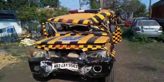 Kanksa News: জাতীয় সড়কে লরির ধাক্কায় প্রাণ গেল কনস্টেবলের, আহত আরও ৩ Kanksa News: জাতীয় সড়কে লরির ধাক্কায় প্রাণ গেল কনস্টেবলের, আহত আরও ৩