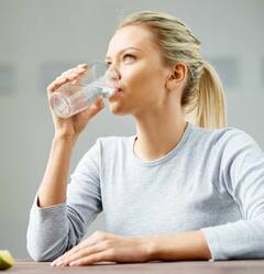 Weight Loss Tips: कितना भी खा लो मीठा और ऑयली, सिर्फ इस एक काम को करने से नहीं बढ़ेगा वजन