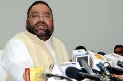 UP Election: सपा नेता स्वामी प्रसाद मौर्य की बदली गई सीट, अभिषेक मिश्रा को सरोजिनी नगर सीट से मिला टिकट