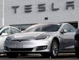 Tesla recalls 54000 vehicles with Full Self-Driving over rolling stop feature Tesla Car : थांबायला सांगितलं तरी न ऐकणाऱ्या ड्रायव्हरलेस टेस्ला कार परत बोलावणार