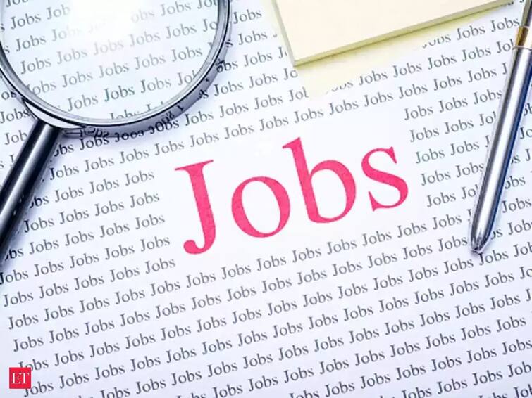UP Sarkari Naukri UP government Job see job openings for class 10th pass in different institutes from UP to center Government Jobs: दसवीं पास हैं और सरकारी नौकरी की तलाश है? इन भर्तियों के लिए ऐसे करें आवेदन