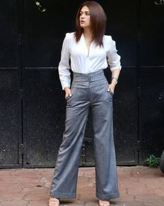 Shraddha Das: శ్రద్ధాదాస్ బాస్ లేడీ గెటప్.. ఫొటోలు వైరల్..