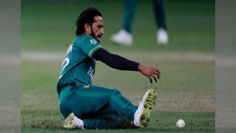 'Didn't sleep for 2 days. I was crying and so was Shaheen': Hasan Ali on Pakistan's defeat to Australia in T20 WC semis Hasan Ali: টি-টোয়েন্টি বিশ্বকাপ থেকে ছিটকে যাওয়ার পর ২ রাত ঘুমোতে পারিনি: হাসান আলি