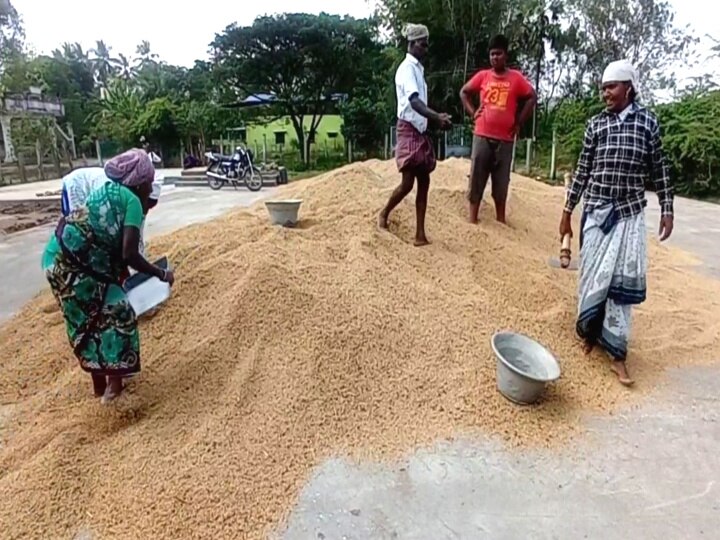 ஏக்கருக்கு 60 மூட்டைகளை மட்டுமே கொள்முதல் செய்யும் முறையால் விவசாயிகள் அவதி