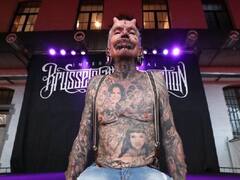 Rolf Buchholz: எல்லாம் விநோதம்: உடல் எல்லாம் தோடு...தோலை முடிந்தால் தேடு... இப்படியும் ஒரு மனிதர்!