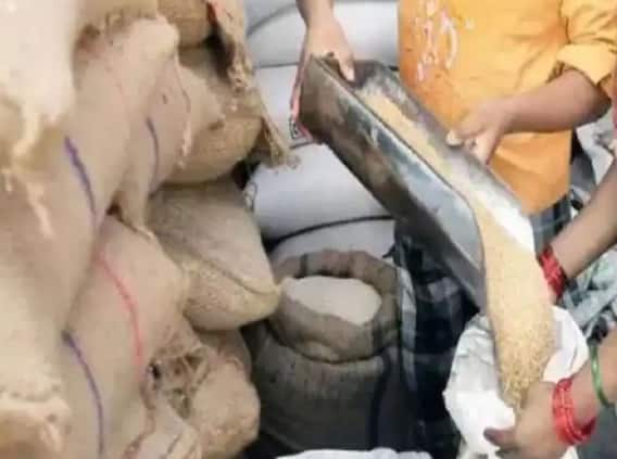 Ration Card Update: রেশন কার্ডের গুরুত্বপূর্ণ খবর, এই কাজ না করলে নামে পড়বে লাল কালি !