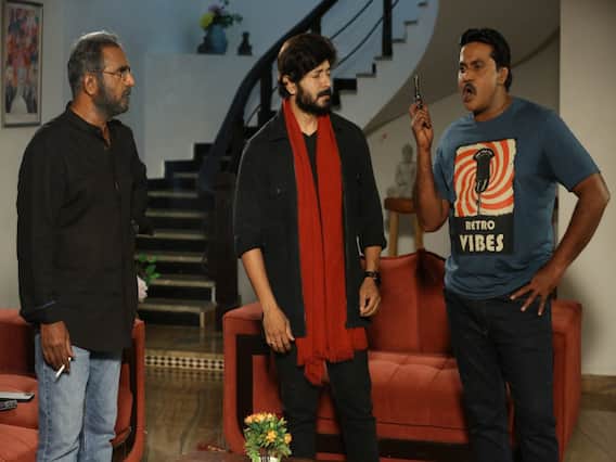 Big Boss Kaushal: మగాడి ప్రతి అవసరంలోనూ స్త్రీ ఉంటుంది... రెండు పేజీల డైలాగ్ను సింగిల్ టేక్లో చెప్పేసిన 'బిగ్ బాస్' కౌశల్! Big Boss Kaushal: మగాడి ప్రతి అవసరంలోనూ స్త్రీ ఉంటుంది... రెండు పేజీల డైలాగ్ను సింగిల్ టేక్లో చెప్పేసిన 'బిగ్ బాస్' కౌశల్!