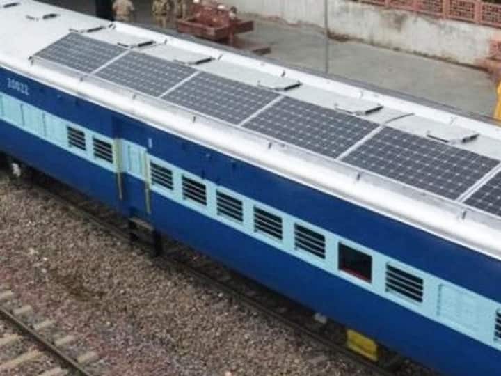 Good News: Solar train is going to run on this route of Bihar, solar power plant will be set up on the vacant land on the side of the track Good News: बिहार के इस रूट पर चलने वाली है सोलर ट्रेन, ट्रैक के किनारे खाली पड़ी जमीन पर लगेगा सौर ऊर्जा प्लांट
