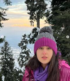 Sara Ali Khan: ভাই ইব্রাহিম, বন্ধুদের সঙ্গে কাশ্মীর ভ্রমণে সারা