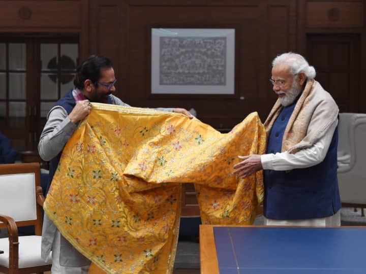 पीएम मोदी ने अजमेर शरीफ दरगाह के लिए सौंपी चादर, प्रधानमंत्री की तरफ से आठवीं बार होगी चादरपोशी