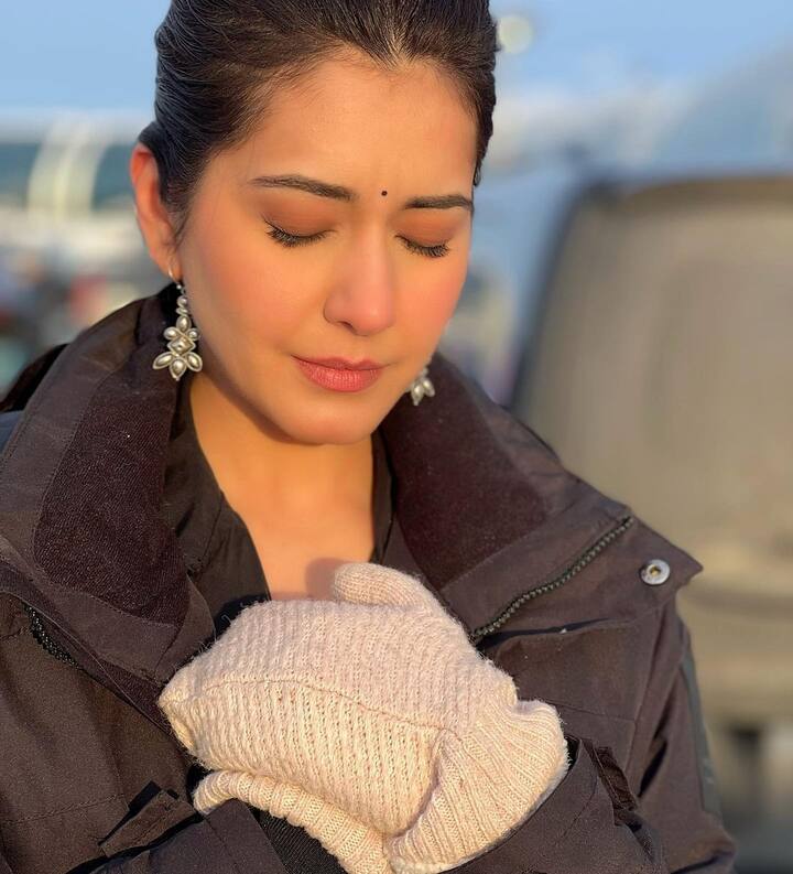 రాశి ఖన్నా అందమైన ఫోటోలు -Image credit: RashiKhanna/Instagram