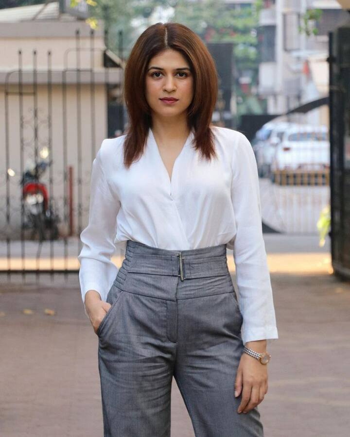 కొన్ని సినిమాల్లో బోల్డ్ రోల్స్ లో కనిపించినప్పటికీ ఆమె అవకాశాలైతే ఇవ్వలేదు దర్శకనిర్మాతలు. (Photo Courtesy: Instagram)