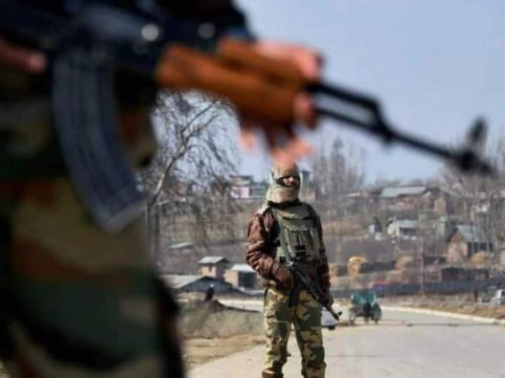 BSF opens fire at drone flying along border in Jammu Kashmir Jammu Kashmir में अंतर्राष्ट्रीय सीमा के पास देखे गए ड्रोन, BSF ने की फायरिंग, सर्च अभियान जारी
