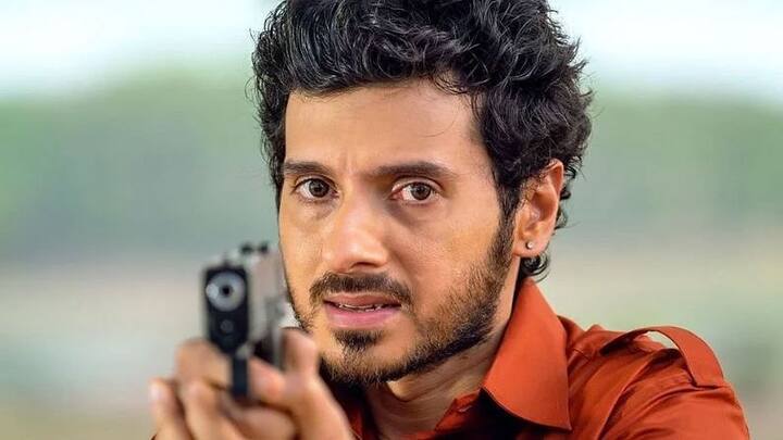 Mirzapur – भई... मिर्जापुर के बारे में हमें बताने की जरूरत नहीं हैं. गूगल कर लीजिए खुद ब खुद जान जाएंगे. अगर अब तक आपने मिर्जापुर वेब सीरीज को नहीं देखा तो फिर आपने क्या देखा है. ये वेब सीरीज आपका दिन बना देगी.