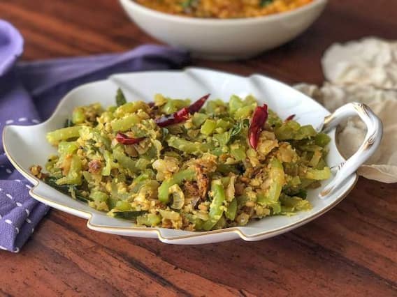 Snakegourd Recipe: పొట్లకాయ-నువ్వులపొడి కూర... ఒక్కసారి తింటే మళ్లీమళ్లీ తినాలనిపించడం ఖాయం Snakegourd Recipe: పొట్లకాయ-నువ్వులపొడి కూర... ఒక్కసారి తింటే మళ్లీమళ్లీ తినాలనిపించడం ఖాయం