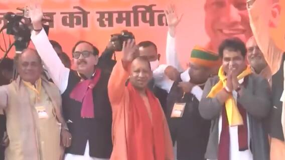 UP में जुबानी जंग की रिकॉर्डतोड़ परफॉर्मेन्स ! पहले गर्मी, फिर चर्बी और अब गरम खून ! | Masterstroke