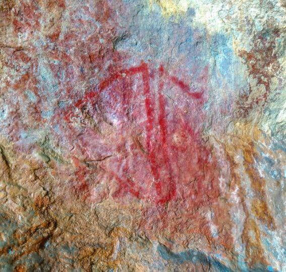 Discovery of thousands of years old rock paintings in the hills near Pudukkottai. புதுக்கோட்டை அருகே மலைப் பகுதியில் பல்லாயிரம் ஆண்டுகள் பழமையான பாறை ஓவியங்கள் கண்டுபிடிப்பு