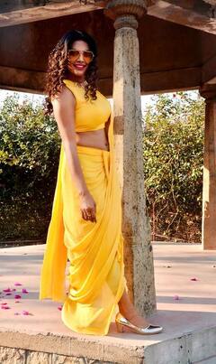 Lahari Shari: బిగ్ బాస్ బ్యూటీ లహరి శ్రీ లేటెస్ట్ స్టిల్స్.. హల్లో విత్ యెల్లో!