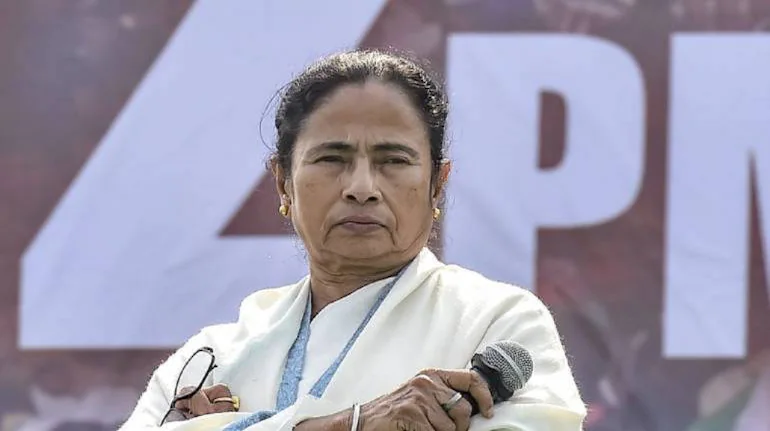 Mamata Banerjee: ममता बॅनर्जी हाजीर हो! माझगाव दंडाधिकारी कोर्टानं जारी केलं समन्स