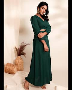 Eesha Rebba pics: விதவிதமா...வித்தியாசமா (ன).....உடையில் ரெப்பாவின் ஸ்டில்ஸ்...!