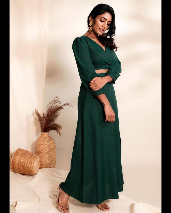 எங்கிருந்தோ இளங்குயிலின் இன்னிசைக் கேட்டு கண்விழித்தேன்