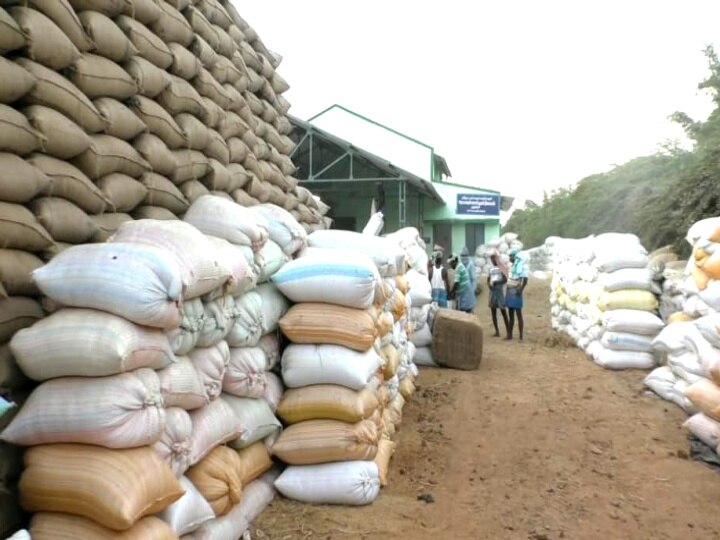 ஏக்கருக்கு 60 மூட்டைகளை மட்டுமே கொள்முதல் செய்யும் முறையால் விவசாயிகள் அவதி