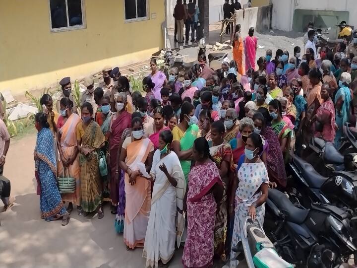 Women protest in Cuddalore DMK office Local body election | கடலூர் திமுக அலுவலகத்தில் காரணம் தெரியாமல் போராடிய பெண்கள் - எழுதி கொடுத்ததை படித்துவிட்டோம் எனக் கூறி கலைந்து சென்றதால் சிரிப்பலை
