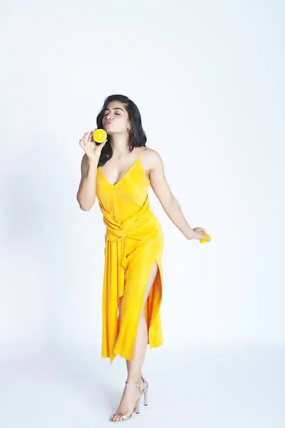 তবে অভিনেত্রী ইতিমধ্যেই স্পষ্ট করে দিয়েছেন যে এই ছবির প্রস্তাব পেলেও তিনি তা করবেন না। পর্দায় বারবার একই চরিত্রের পুনরাবৃত্তি করতে চান না রশ্মিকা।