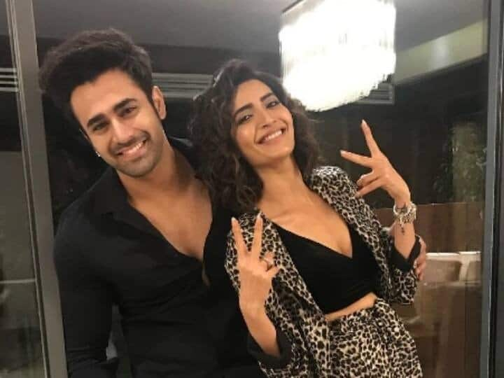 Karishma Tanna Wedding soon to marry her boyfriend varun bangera know the wedding destination Karishma Tanna Wedding: करिश्मा तन्नाच्या घरी सुरु लगीनघाई, 5 फेब्रुवारीला होणार 'शुभमंगल सावधान'