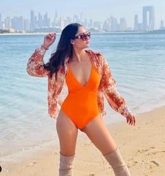 Tridha Choudhry Photo : વેબ સિરીઝ 'આશ્રમ'ની એક્ટ્રેસ ત્રિધા ચૌધરીએ ઓરેન્જ મોનોકિનીમાં લગાવી આગ
