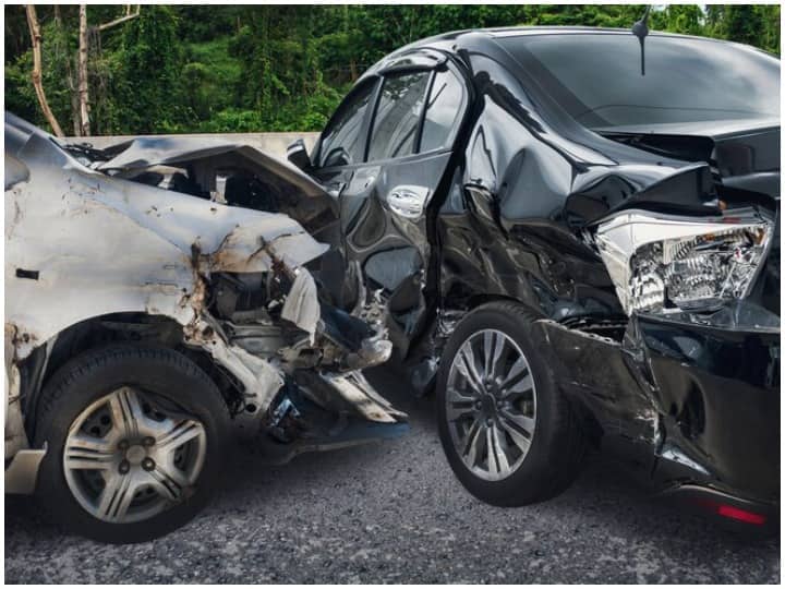 Road Accident in india in 2020 Minister of Road Transport and Highways Nitin Gadkari told in Rajya Sabha Road Accident: साल 2020 में भारत में हुए 3,66,138 रोड एक्सीडेंट, जानिए किस वजह से हुईं कितनी दुर्घटनाएं