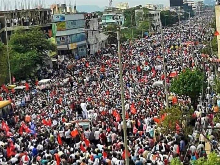 WATCH | Thousands Of Govt Employees Protest Against Andhra Pradesh's New Pay Revision Commission WATCH | Massive Crowd Surge In Vijayawada, AP Govt Employees Protest Against New Pay Revision Commission