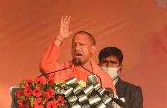 UP Election: CM Yogi के खिलाफ सपा ने खटखटाया चुनाव आयोग का दरवाज़ा, कहा- 'अभद्र भाषा' पर लगाएं रोक