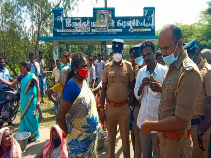 Nagapattinam: 100 day program workers block the road in Killukudi panchayat நாகப்பட்டினம்: கிள்ளுகுடி ஊராட்சியில் 100நாள் வேலைத்திட்ட தொழிலாளர்கள் சாலை மறியல்