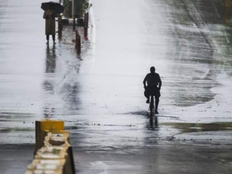 Delhi-NCR Weather: दिल्ली-एनसीआर में बदलते मौसम ने बढ़ाई ठंड, बारिश से मिल सकती है प्रदूषण में राहत