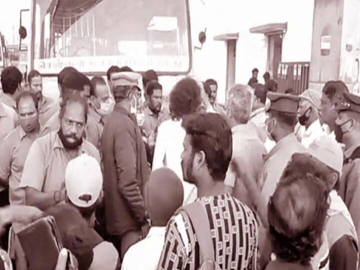 chennai government bus driver push down women passenger from the bus பெண் பயணியை பேருந்தில் இருந்து கீழே தள்ளவிட்ட டிரைவர்..! சாலைமறியலில் ஈடுபட்ட பயணிகள்...! நடந்தது என்ன?