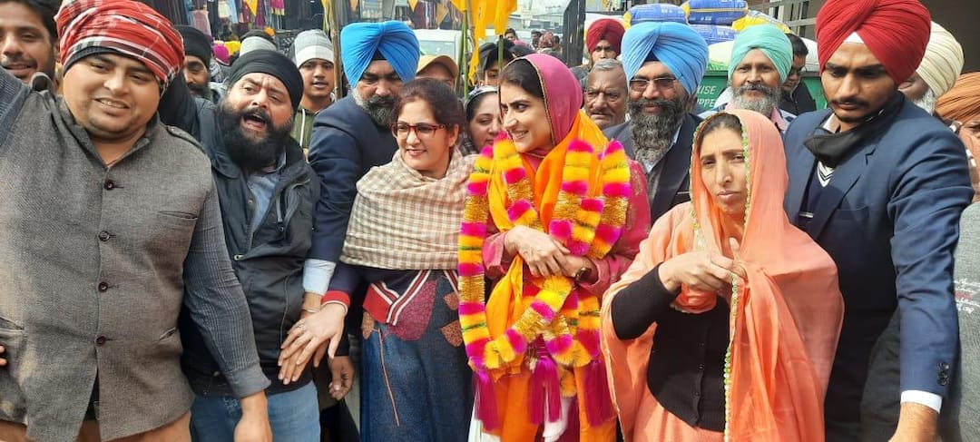 Punjab Elections 2022: Bikram Majithia wife in elections claims victory, Majitha constituency Akali Dal candidate Punjab Elections 2022: ਬਿਕਰਮ ਮਜੀਠੀਆ ਦੀ ਪਤਨੀ ਗਨੀਵ ਡਟੀ ਮੈਦਾਨ 'ਚ, ਵੱਡੀ ਜਿੱਤ ਹਾਸਲ ਕਰਨ ਦਾ ਦਾਅਵਾ