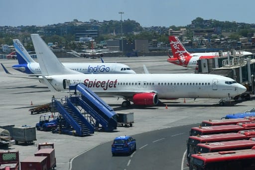 SpiceJet and Vistara Airlines are starting new flights to two routs, Know Schedule  Airlines: बैंकॉक और मस्कट जाने वालों को आसानी, इन 2 एयरलाइंस की नई उड़ानें ले जाएंगी डेस्टिनेशन तक