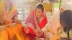 Ankita Lokhande performs pooja with husband Vikas Jain & in-laws at Jain temple | Hot News