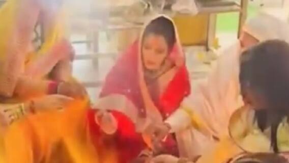 Ankita Lokhande performs pooja with husband Vikas Jain & in-laws at Jain temple | Hot News