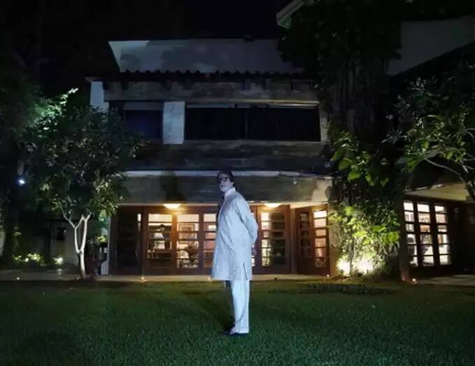 Amitabh bachchan sold his delhi gulmohar park ancestral bungalow sopan in 23 crore અમિતાભ બચ્ચને દિલ્લીનો તેમના પિતાનો બંગલો ‘સોપાન’ વેચી દીધો, આ કંપનીના સીઇઓએ 23 કરોડમાં ખરીદ્યો